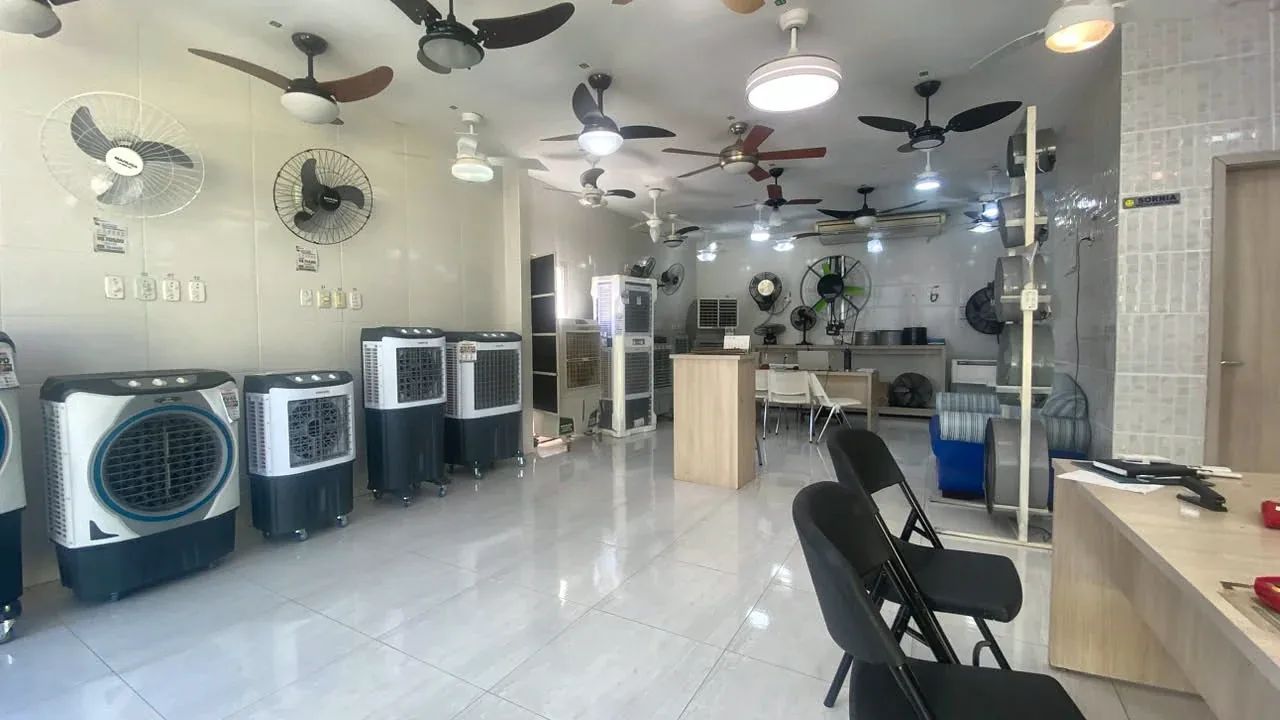 Showroom da Marusa com ventiladores e climatizadores